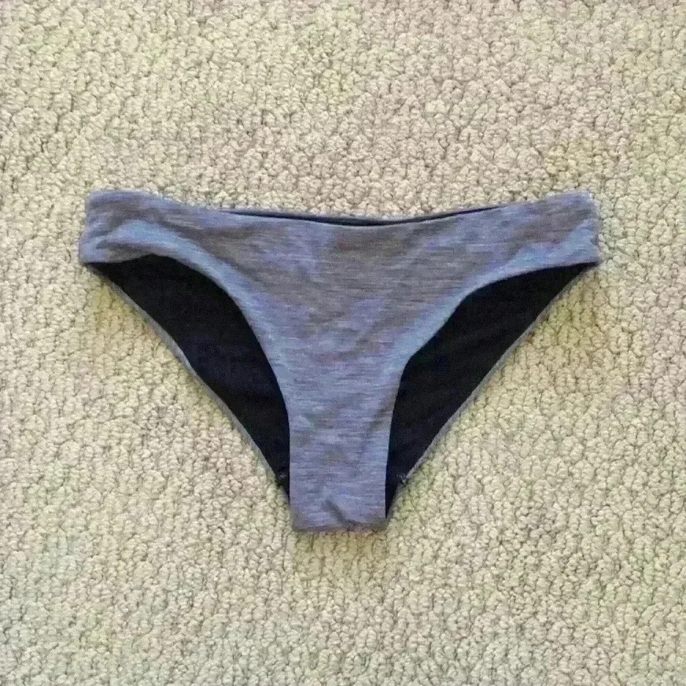 H & M swim bottoms